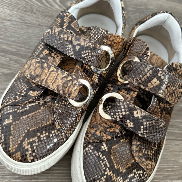 And Other Stories Patent Snake Animal Print Gold Details Platform Velcro Sneaker - Picture 4 of 5